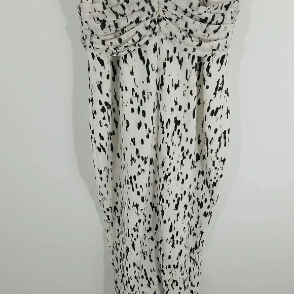 Shona Joy Black and White Asymmetrical Dress - Picture 10 of 16